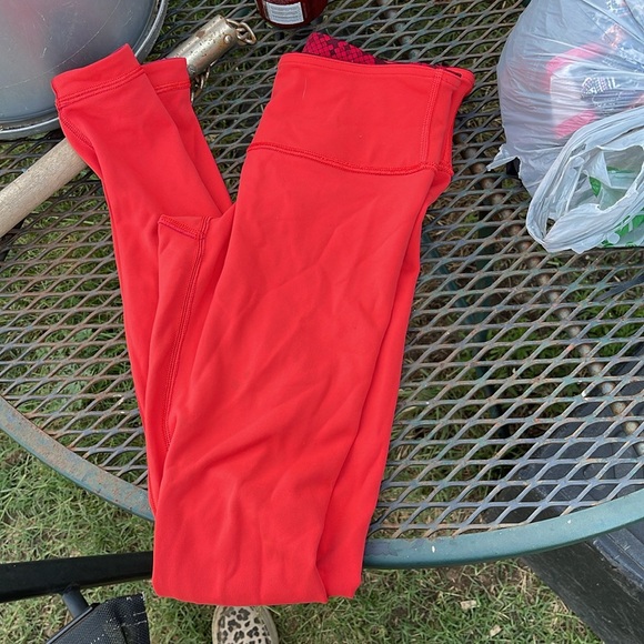 Lululemon - Picture 2 of 3